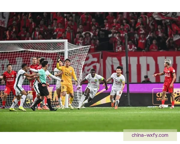 亚冠焦点战恒大主场迎战柏太阳神争夺小组出线关键三分生死较量夜